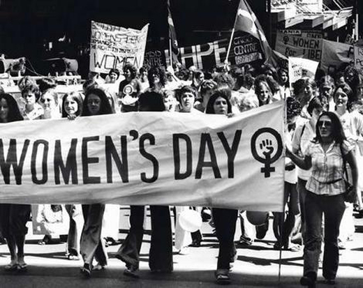 gloria steinem protesto akcijoje